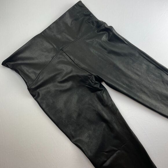 ~ SPANX 1x Leggings Vegan Leather Black Stretch Sheen Shine Faux Pleather Plus - Picture 5 of 16